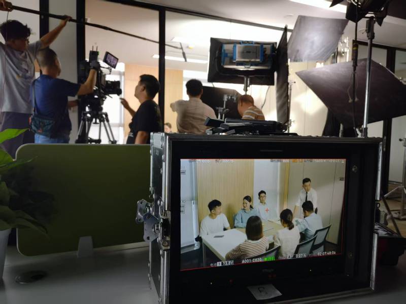 珠晖区TVC拍摄公司：科技产品视觉化大师，诠释未来感与功能美学